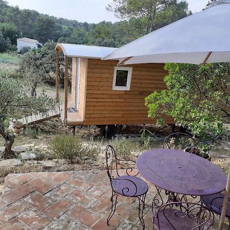 Roulotte Hotell Nîmes Eksteriør bilde